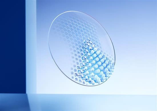 Varilux Immersia: het nieuwe brillenglas voor wie de hele dag naar schermen kijkt